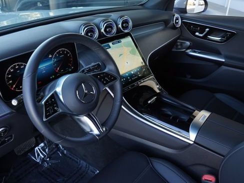 Used 2026 Mercedes-Benz GLC 300 image 24