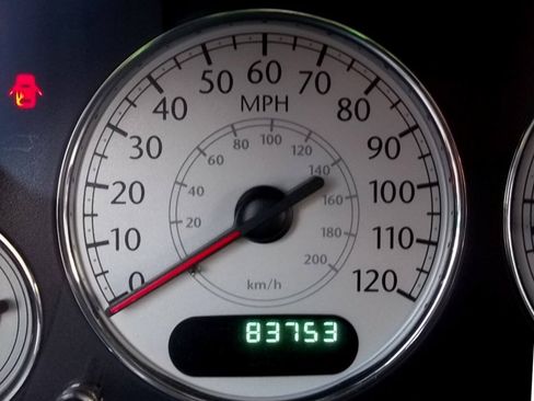 Used 2007 Chrysler Town & Country Limited FWD image 19