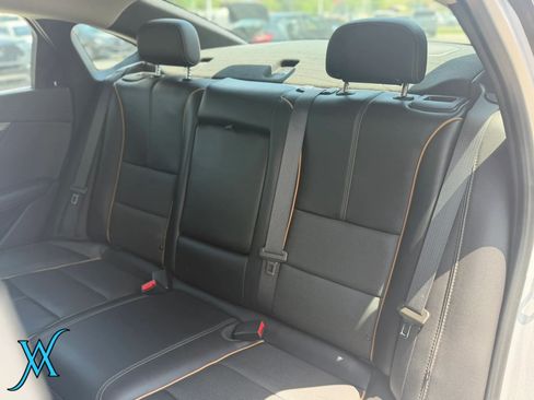 Used 2019 Chevrolet Impala Premier FWD image 16