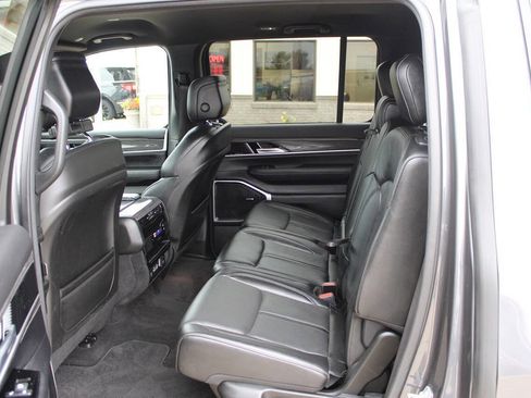 Used 2022 Jeep Wagoneer Series II image 10