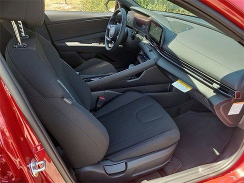 New 2025 Hyundai Elantra SEL image 13