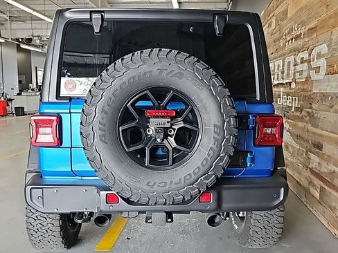 Used 2024 Jeep Wrangler Willys image 8