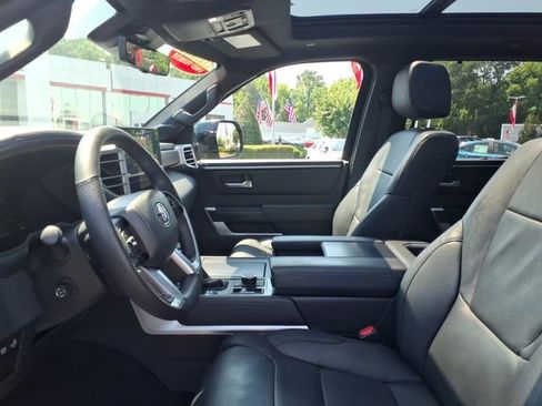 Used 2025 Toyota Tundra Platinum AWD/4WD image 5