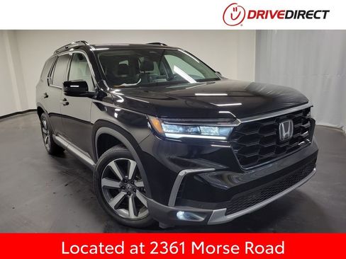 Used 2024 Honda Pilot Touring image 1