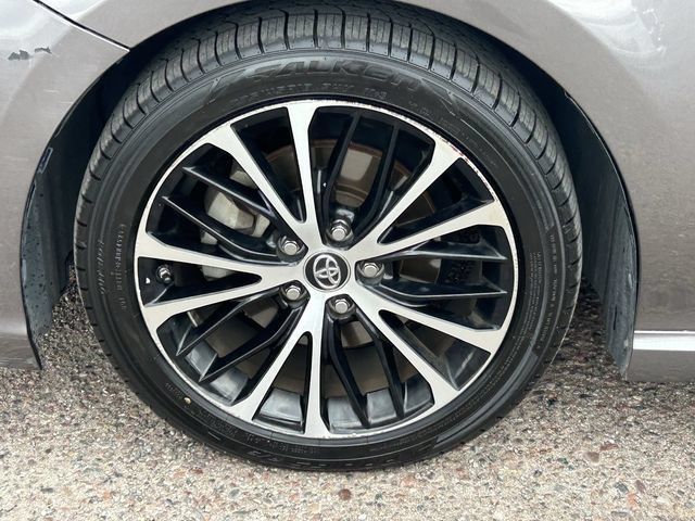 Used 2018 Toyota Camry SE w/ Convenience Package FWD image 10