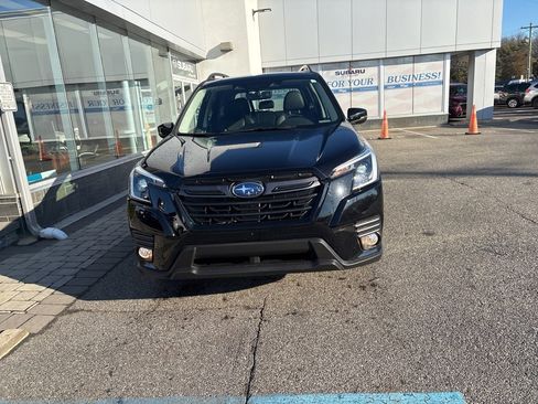 Used 2023 Subaru Forester Limited image 5