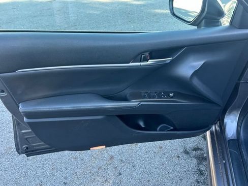 Used 2022 Toyota Camry XSE FWD image 19
