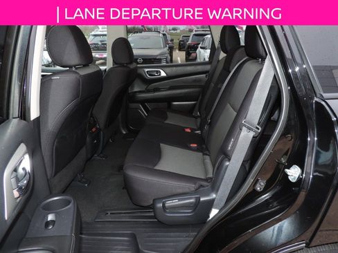 Used 2020 Nissan Pathfinder SV image 14