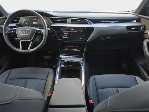 Used 2024 Audi Q8 e-tron Premium Plus image 10