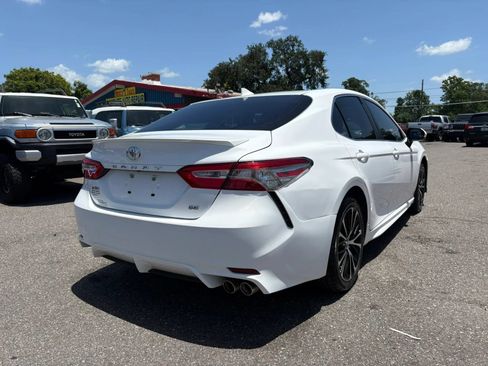Used 2019 Toyota Camry SE FWD image 6