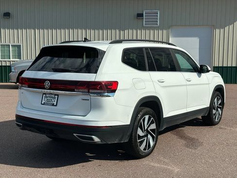 Used 2024 Volkswagen Atlas SE AWD/4WD image 6