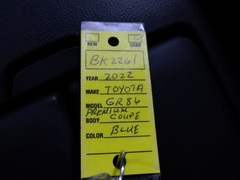 Used 2022 Toyota GR86 Premium w/ ALL Weather Mat Package (TMS) RWD image 30