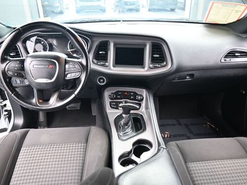 Used 2023 Dodge Challenger SXT image 31