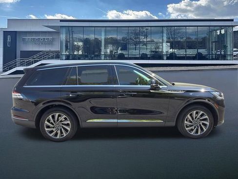 New 2026 Lincoln Aviator AWD image 9