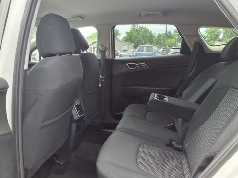 Used 2023 Kia Sportage LX AWD/4WD image 23