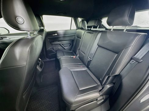 Used 2020 Volkswagen Atlas Cross Sport SE FWD image 26