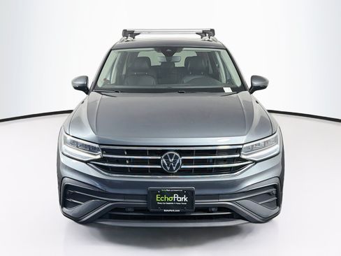 Used 2024 Volkswagen Tiguan SE AWD/4WD image 2