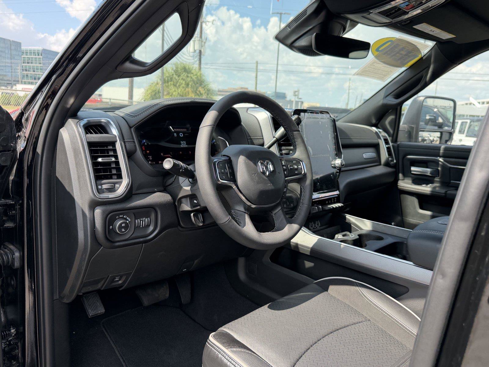 Used 2025 RAM 2500 Laramie AWD/4WD image 16