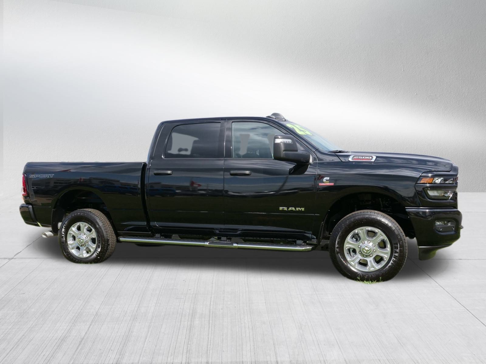 Used 2025 RAM 2500 Big Horn AWD/4WD image 2