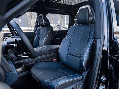 New 2026 INFINITI QX80 4WD image 17