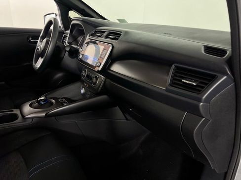 Used 2023 Nissan Leaf S image 28