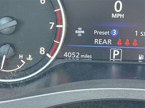 Used 2024 Nissan Altima 2.5 SV image 30