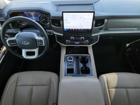 Used 2024 Ford Expedition XLT RWD image 26
