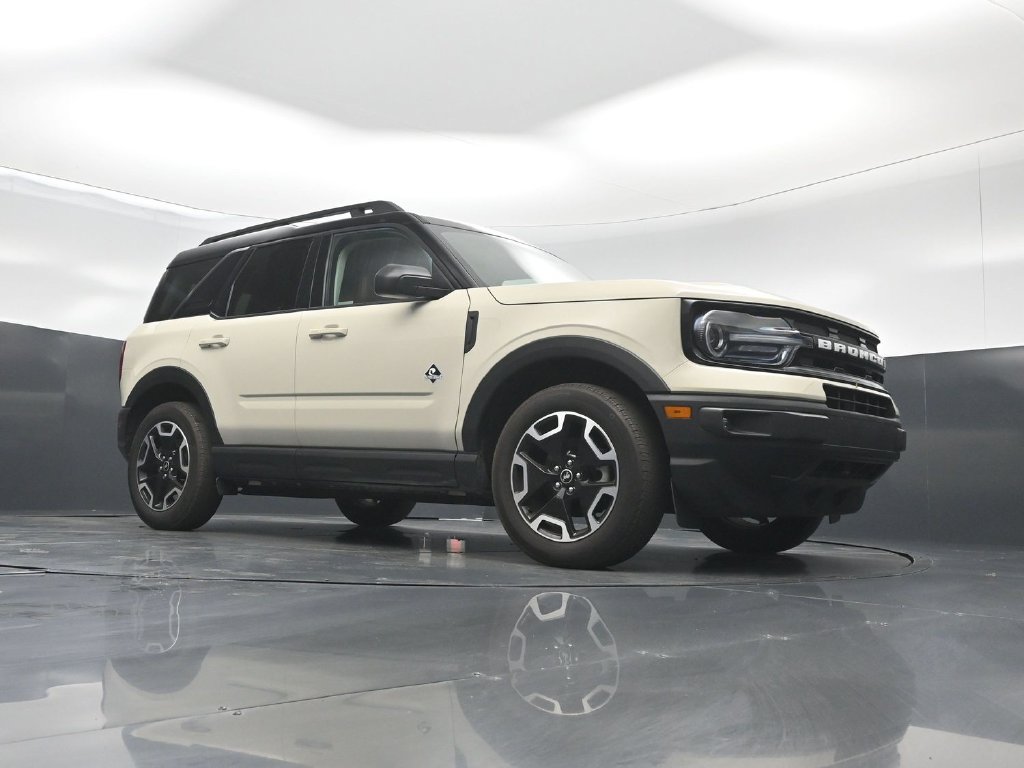 Certified 2024 Ford Bronco Sport Outer Banks AWD/4WD image 3