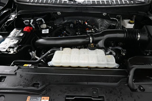 Certified 2025 Lincoln Navigator Reserve AWD/4WD image 35
