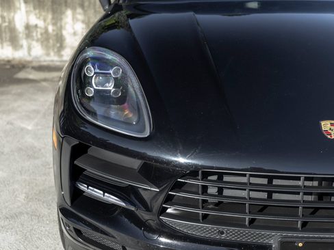 Certified 2021 Porsche Macan AWD/4WD image 14