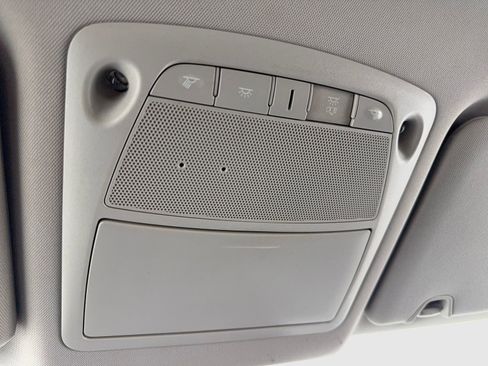 Used 2017 Nissan Rogue SV w/ SV Premium Package image 35