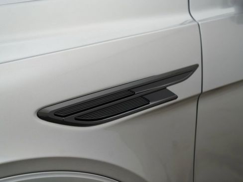 Used 2022 Bentley Bentayga Speed AWD/4WD image 8