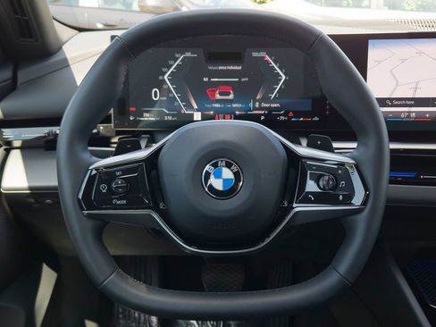 Used 2024 BMW 530i w/ Premium Package RWD image 19