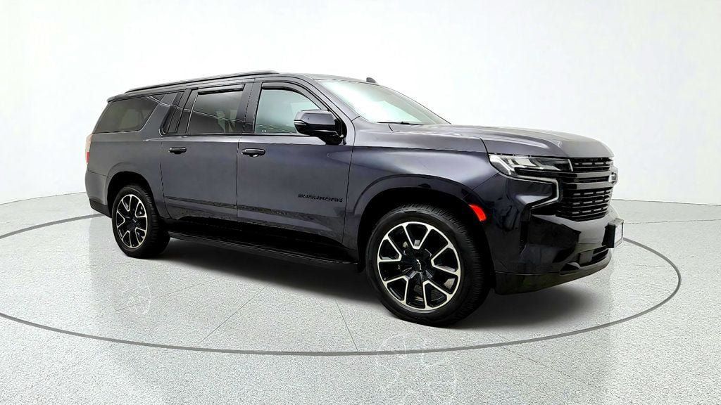 Used 2023 Chevrolet Suburban RST w/ Luxury Package AWD/4WD image 3