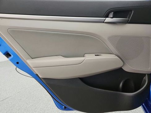 Used 2017 Hyundai Elantra SE FWD image 22