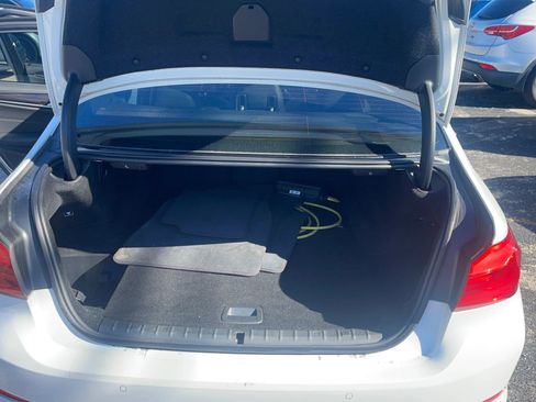 Used 2019 BMW 530e xDrive image 13