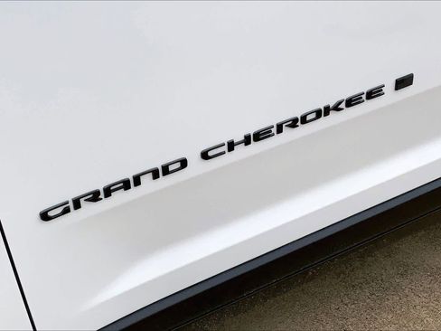 New 2026 Jeep Grand Cherokee L Limited image 15
