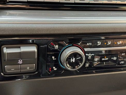 Used 2025 Chevrolet Silverado 1500 High Country w/ Z71 Off-Road Package image 17