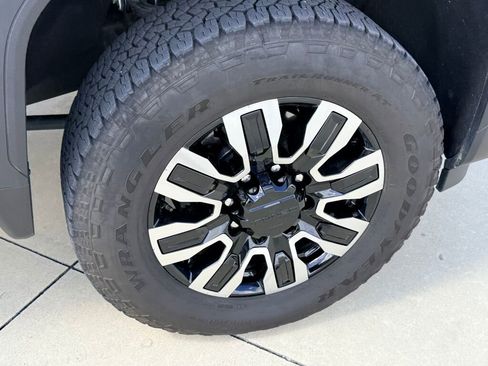 Used 2025 GMC Sierra 3500 Denali Ultimate image 14