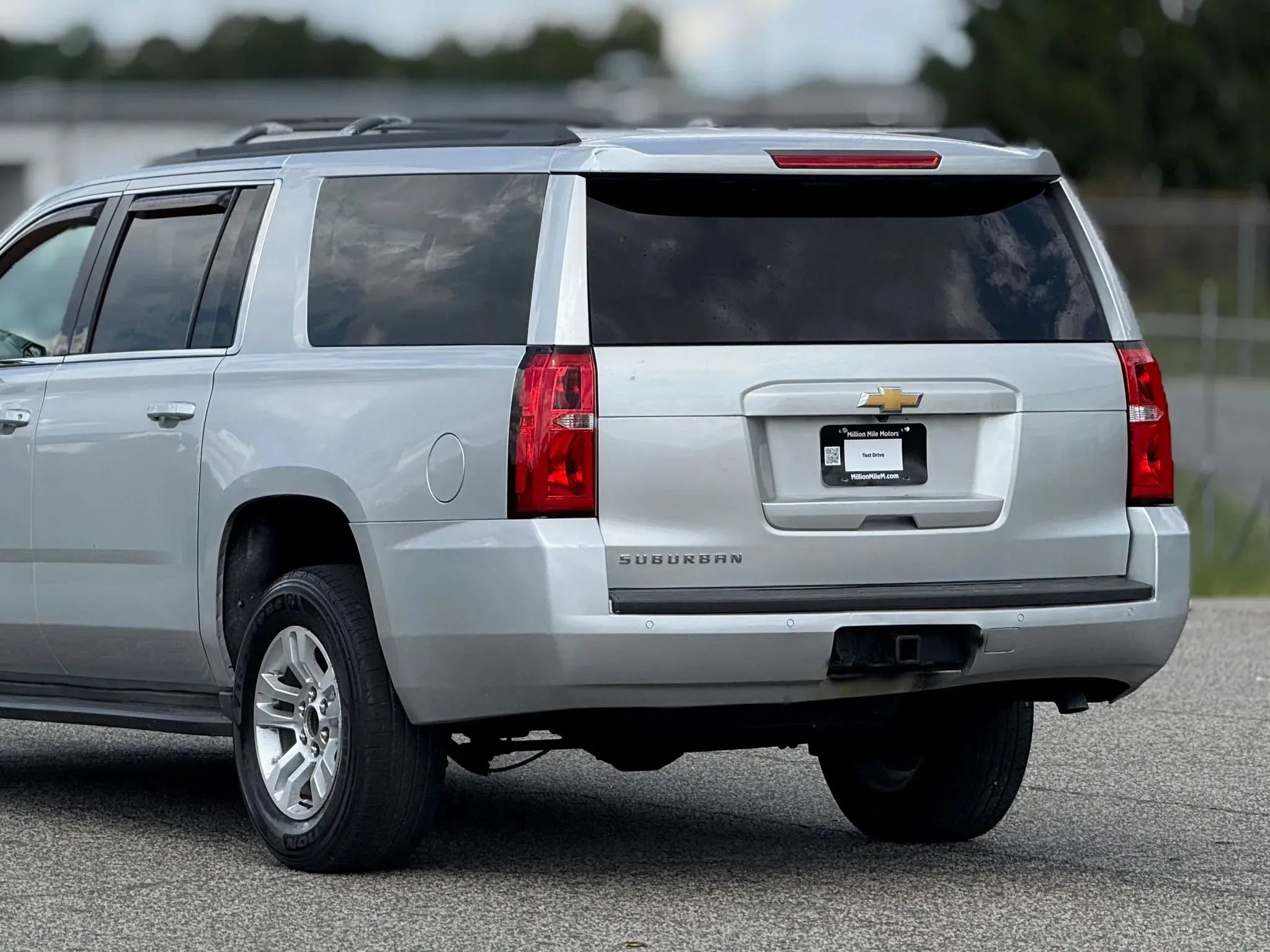 Used 2017 Chevrolet Suburban LS AWD/4WD image 16