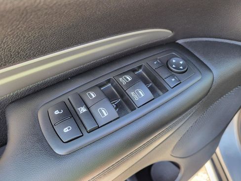 Used 2018 Dodge Durango SXT w/ Quick Order Package 2BB AWD/4WD image 8