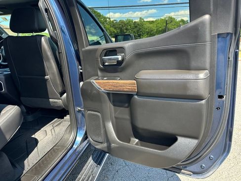 Used 2019 Chevrolet Silverado 1500 High Country w/ Technology Package AWD/4WD image 24