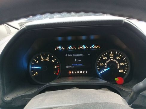 Used 2017 Ford F150 XLT w/ Equipment Group 302A Luxury AWD/4WD image 5