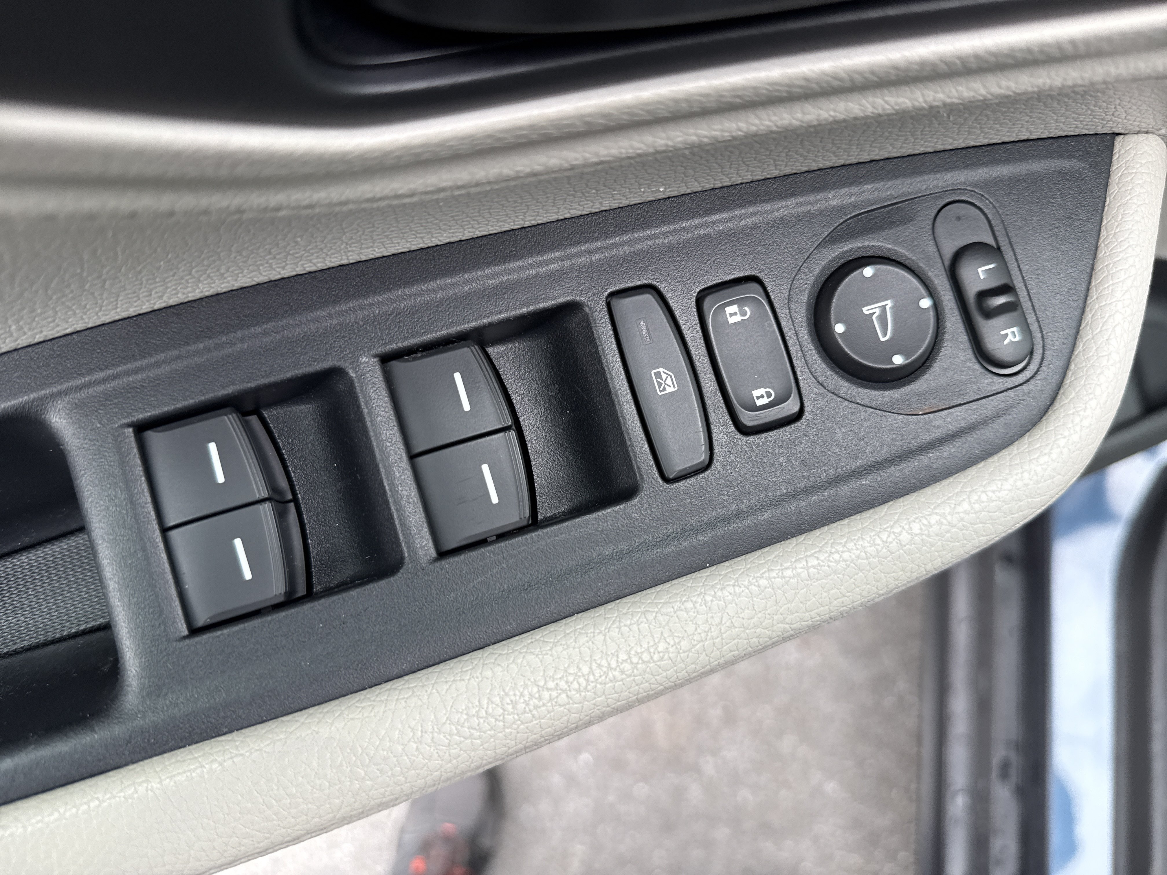 Used 2025 Honda Odyssey EX-L image 17