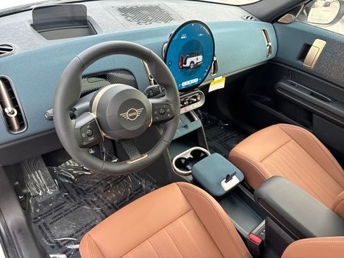 New 2025 MINI Cooper Countryman SE w/ Comfort Package Max image 9