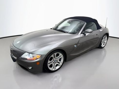 Used 2005 BMW Z4 3.0i RWD image 3