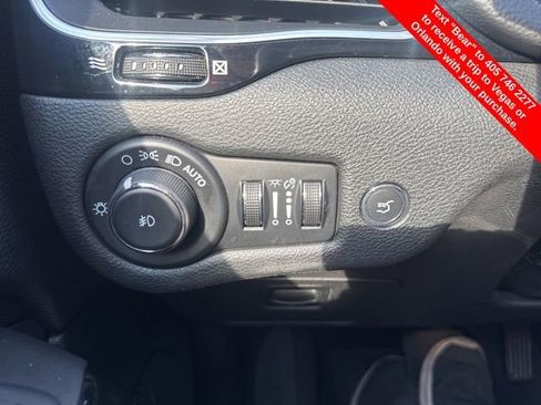 Used 2023 Jeep Cherokee Altitude Lux image 21