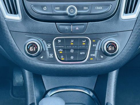 Used 2024 Chevrolet Malibu LT FWD image 19
