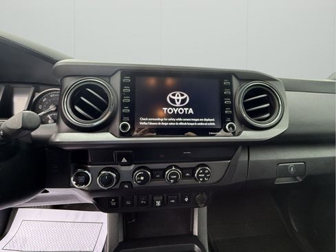 Used 2020 Toyota Tacoma TRD Off-Road image 17