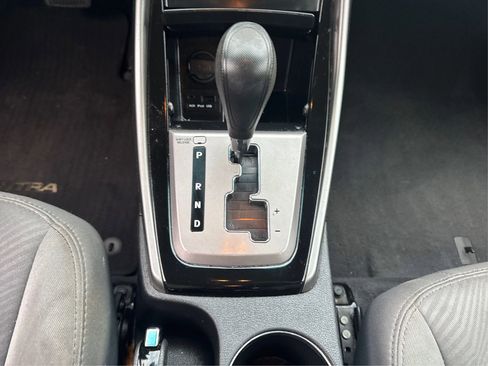 Used 2013 Hyundai Elantra GLS w/ Preferred Pkg image 26